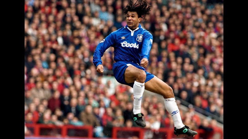 Ông cũng có thời gian ngắn chơi bóng tại Chelsea và để lại những ấn tượng không nhỏ